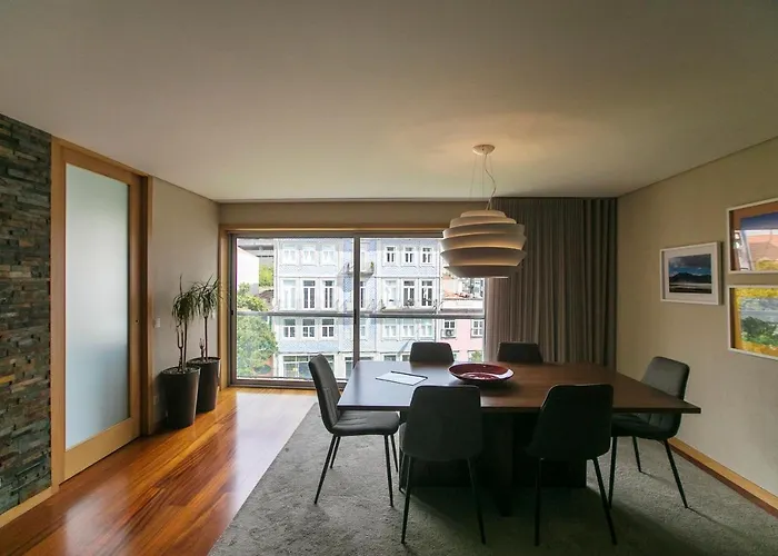 Comfy Luxury Apartment